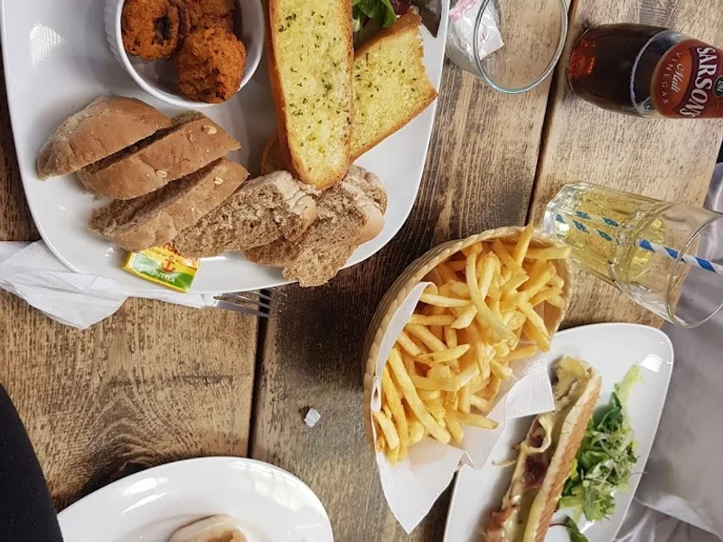 Tiamo's Continental Cafe