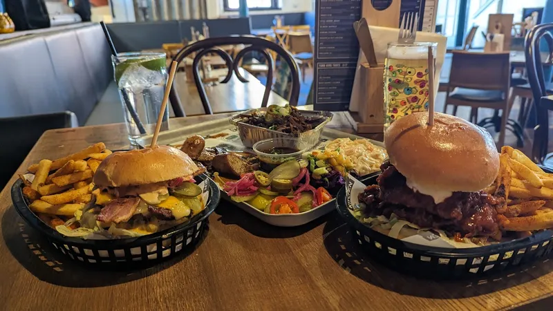 Quarter House Beer & BBQ