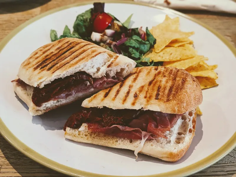 Serino’s Deli & Wine Bar