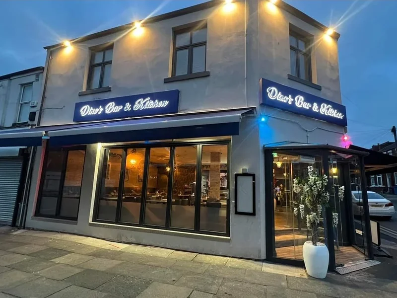 Dino's Bar & Kitchen Restaurant Monton