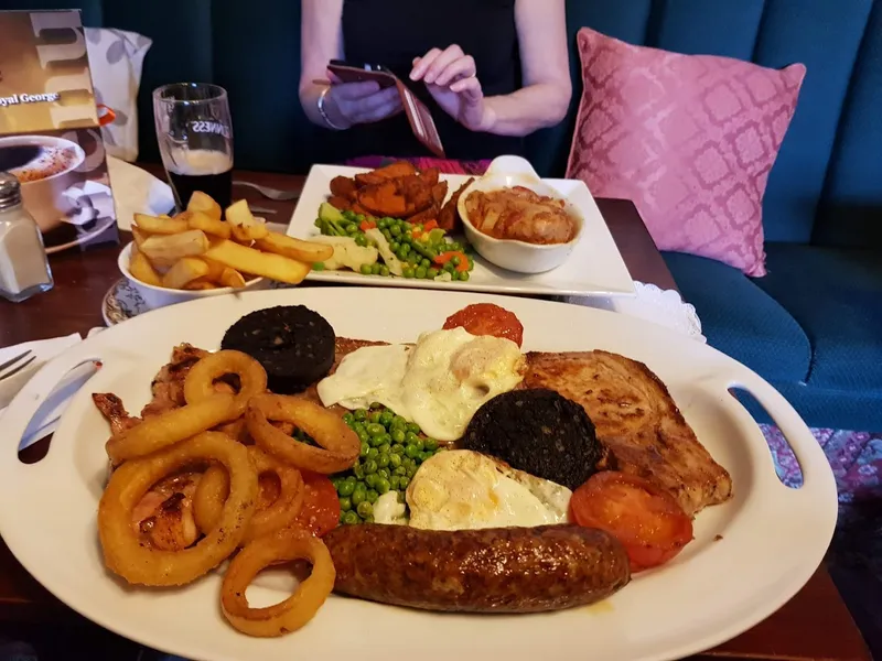 Lower Royal George Inn