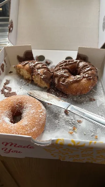 Donuts 'n' Drinks