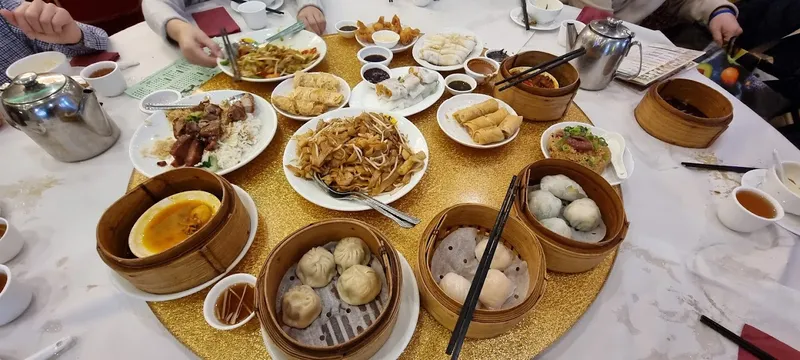 Glamorous Chinese Restaurant