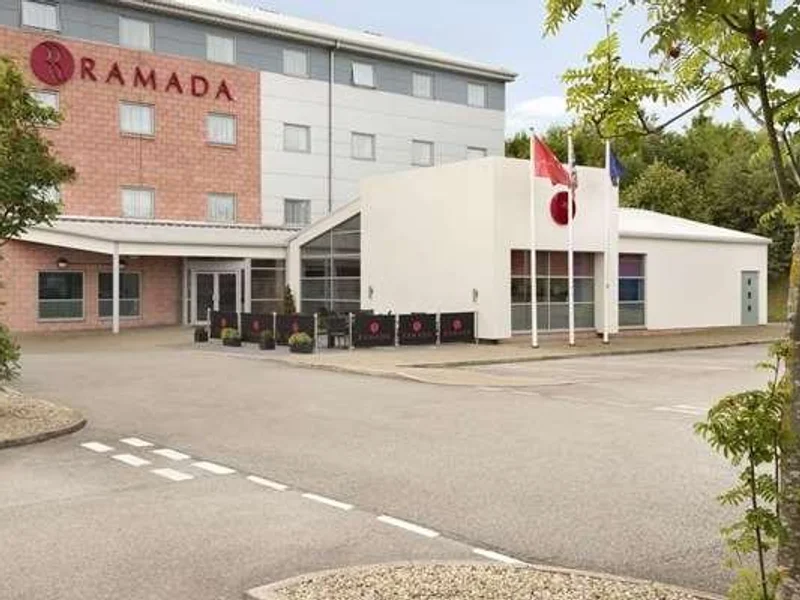 Ramada Wakefield M1