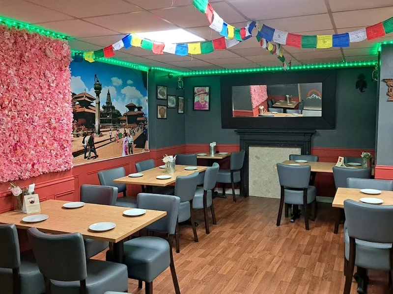 Everest Cafe & Restaurant