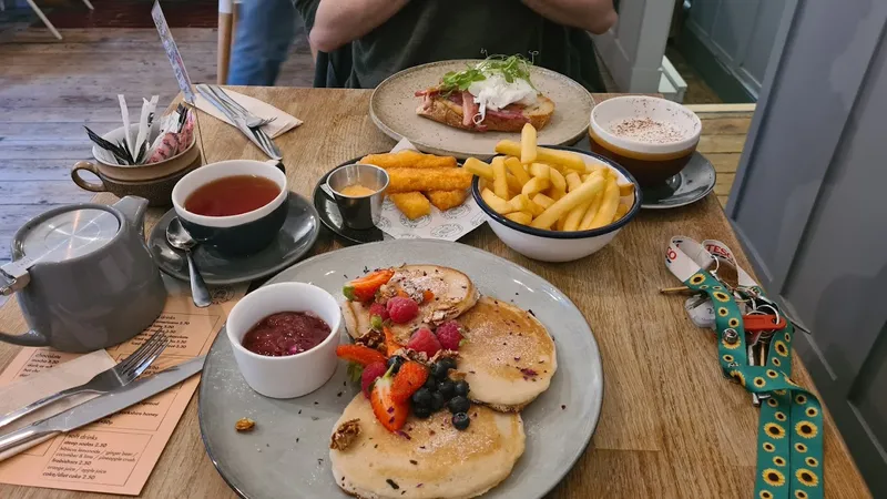 Arcade Coffee & Food