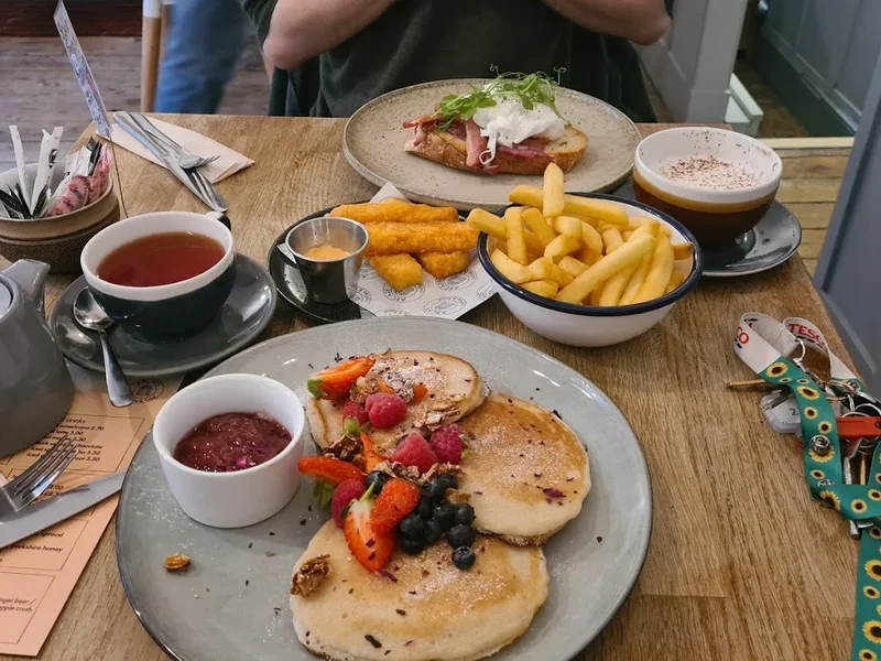 Arcade Coffee & Food