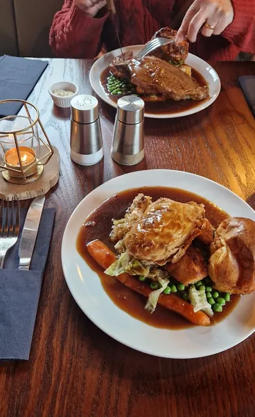 The Oak Bar and Grill