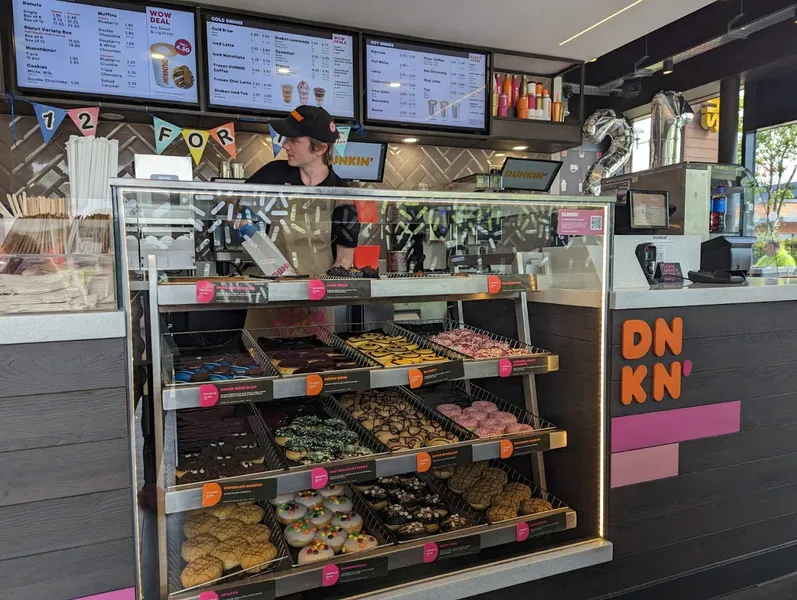 DUNKIN' Robin Retail Park