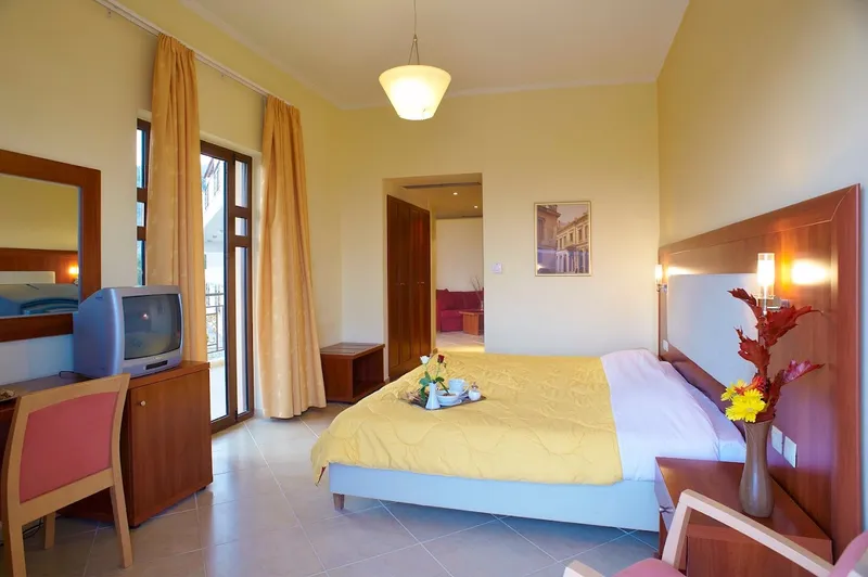 PARNIS PALACE HOTEL SUITES