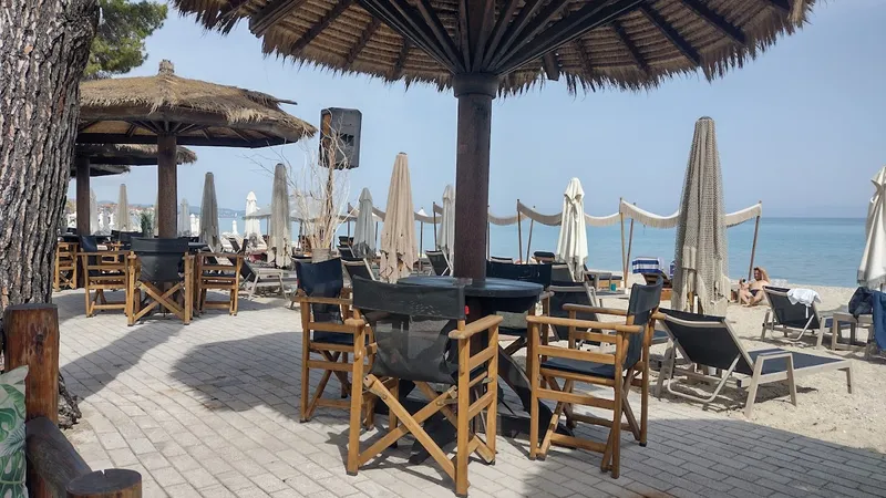 Akrotiri Beach Bar