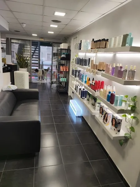 Central Hair Salon | Κομμωτήριο Πειραιά