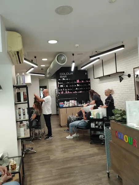 COLOUR MASTΕRS ΚΟΜΜΩΤΗΡΙΟ ΠΕΙΡΑΙΑ - HAIR SALON IN PIRAEUS