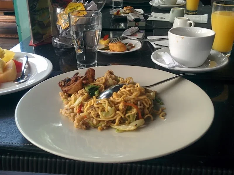 Kazimaru Cafe & Restaurant