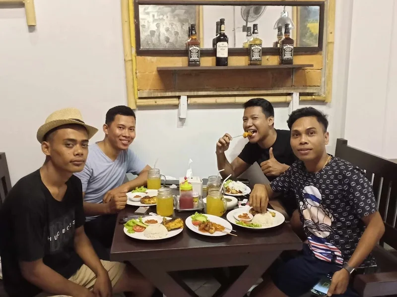Warung Lais spesial steak & bakwan