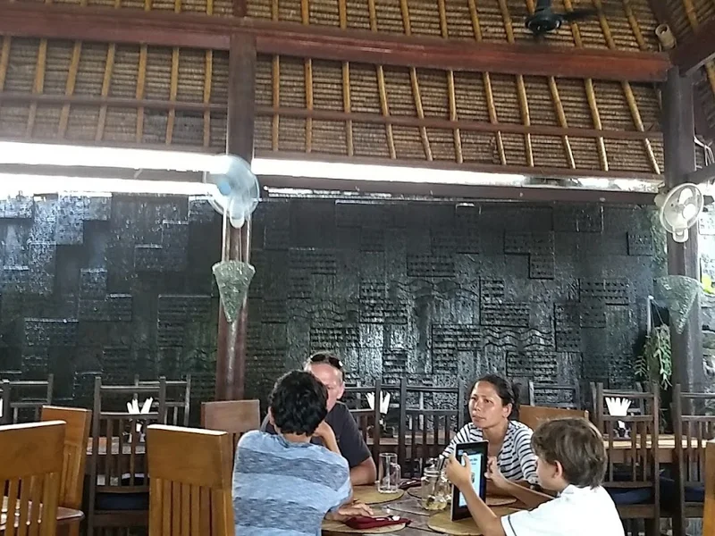Kakatua Bar & Restaurant