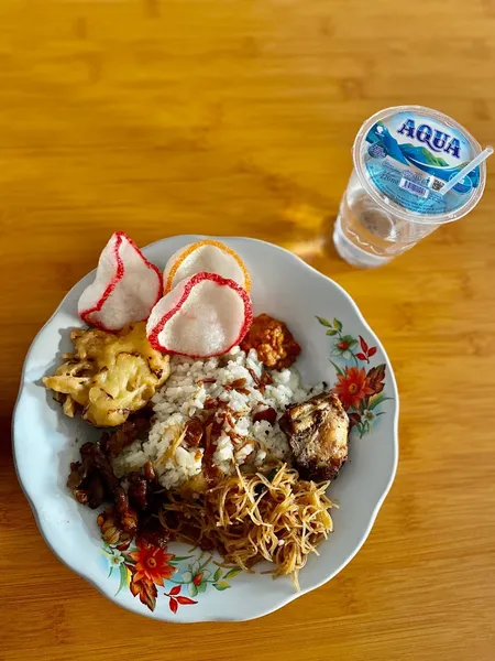 “Se_Bakul” Nasi Uduk Betawi & Nasi Bebek Madura