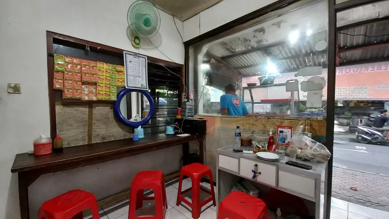 Warung Ibu Sri Bebek Goreng Khas Surabaya