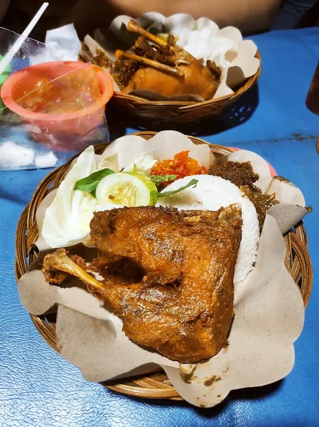 BEBEK GORENG MAS AAN SURABAYA