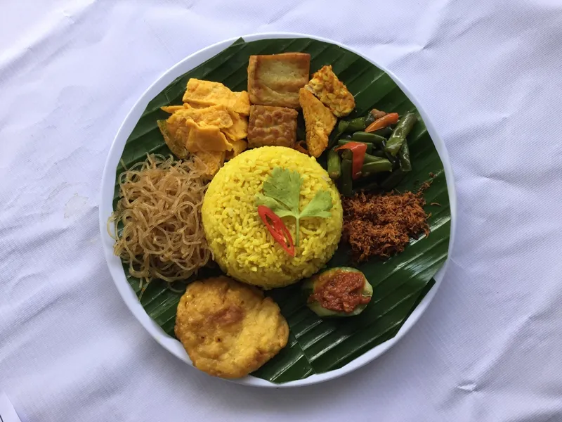 Nasi Kuning Nasi Uduk Dapur Mas E