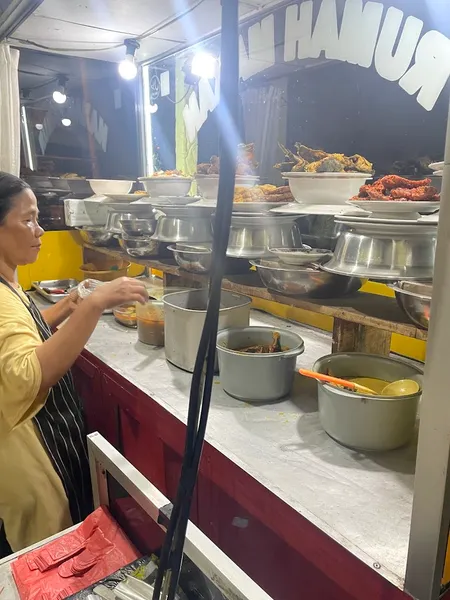 Rumah Makan Pondok Minang, Nasi Padang