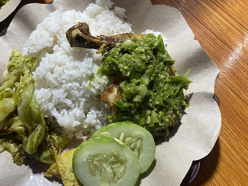 Ayam Penyet Kremes Cabe Ijo Nasi uduk Bang Adul