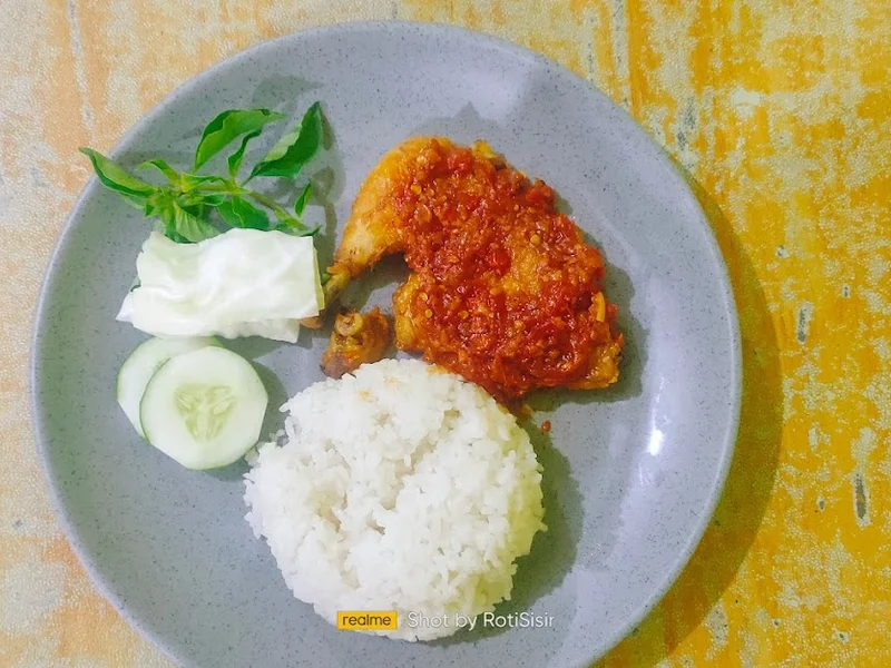 Ayam Penyet Suroboyo