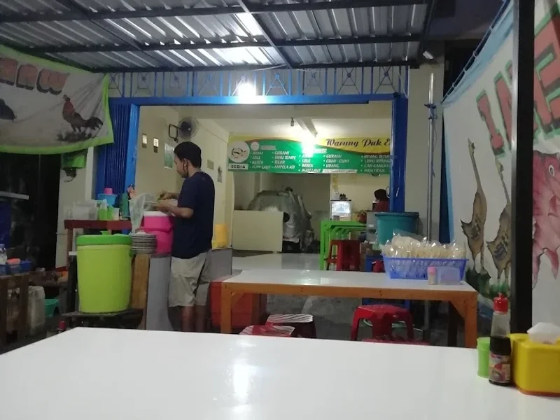 Warung Pak Eka (pecel lele)