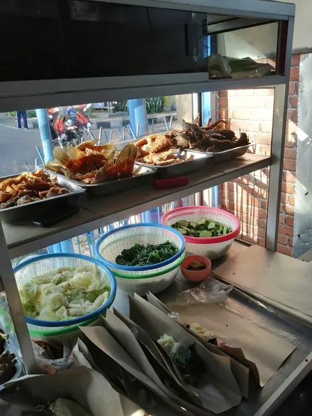 Nasi Tempong Condong Raos (Halal)