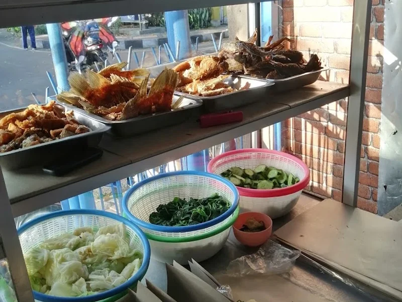 Nasi Tempong Condong Raos (Halal)