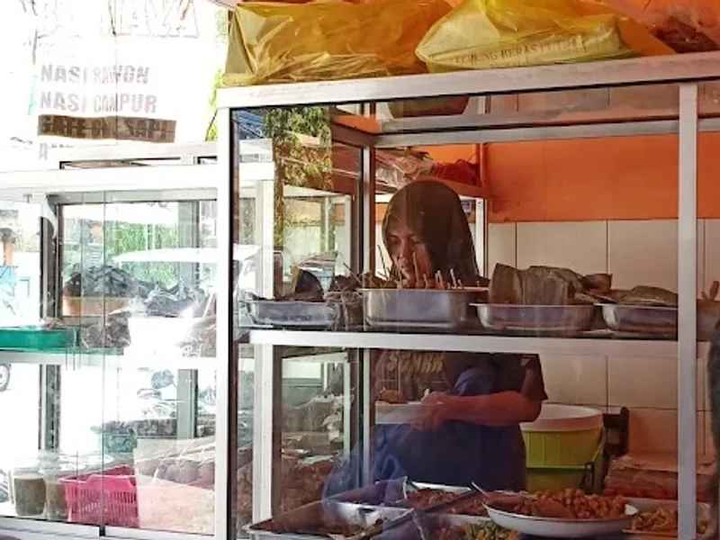 Warung muslim bu maya