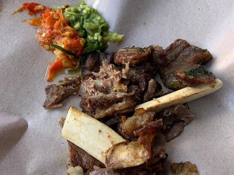 Djayantie, Ayam goreng & Iga bakar
