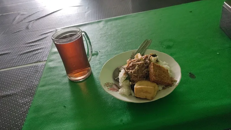 Ayam Goreng 4 Putri