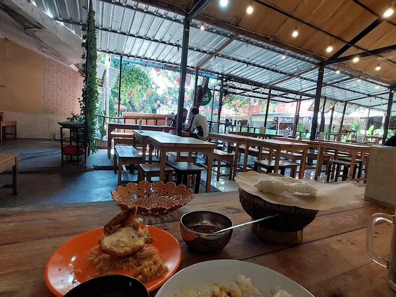 Ayam Kremes Cak Iwan