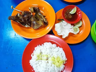 Daftar 19 tempat makan bihun bebek di Denpasar