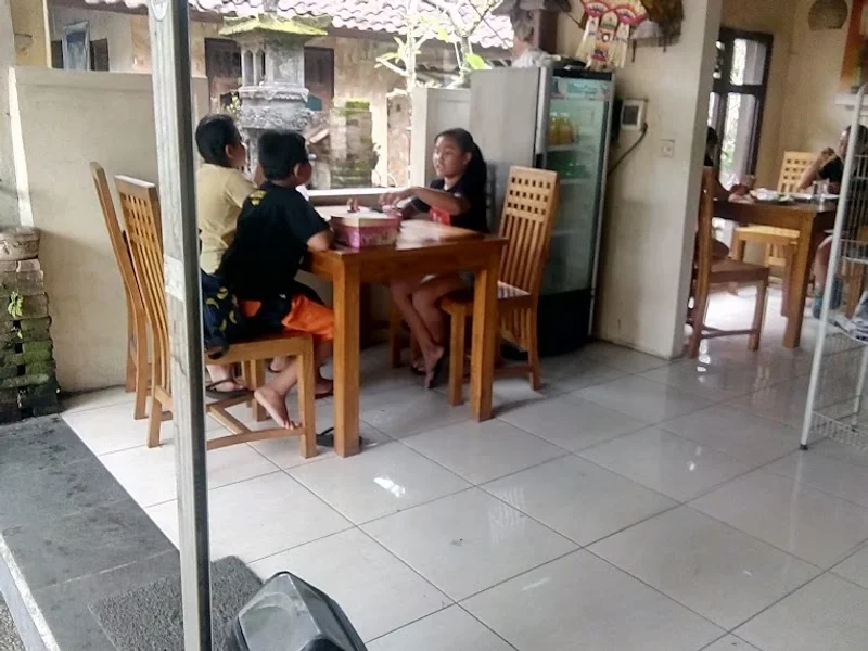 Nasi ayam betutu kedewatan ibu adnyani