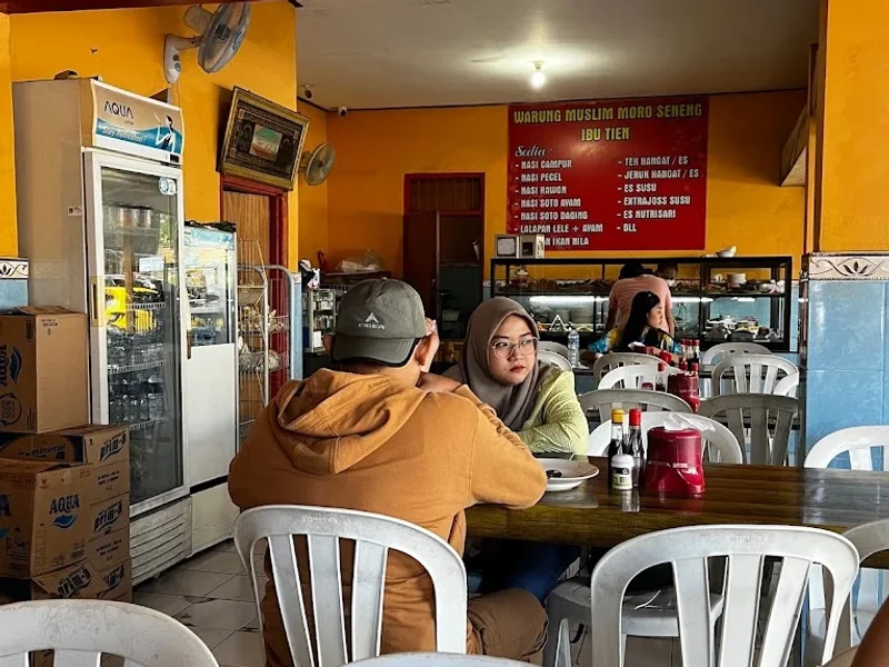 Warung Muslim Moro Seneng Ibu Tien