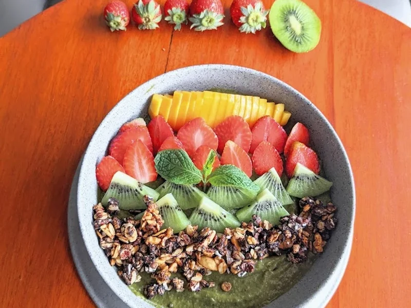 Veganlicious, Vegan smoothie bowl and juice