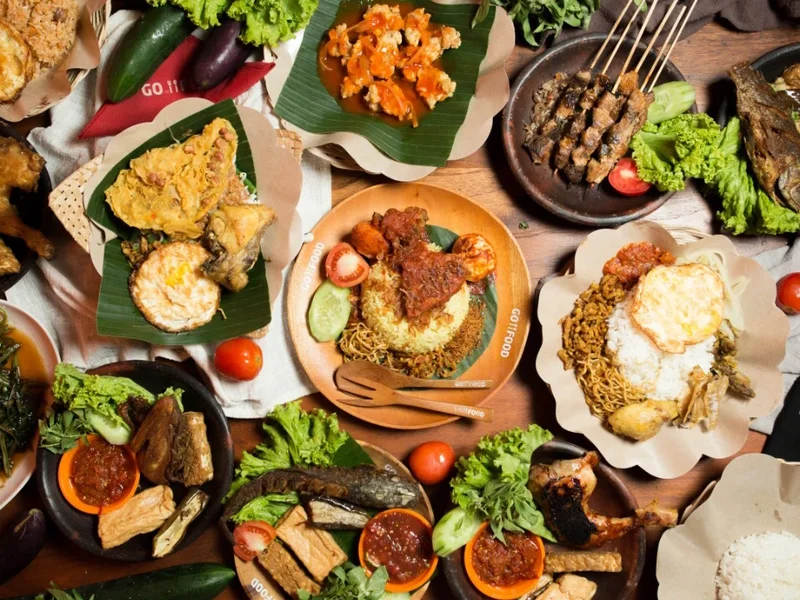 Nasi Pedas Bu Watik x Gadogado Surabaya Bu Watik