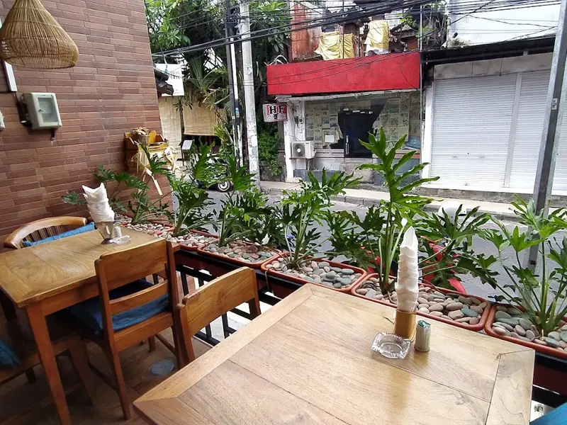 Warung Murah Double Six