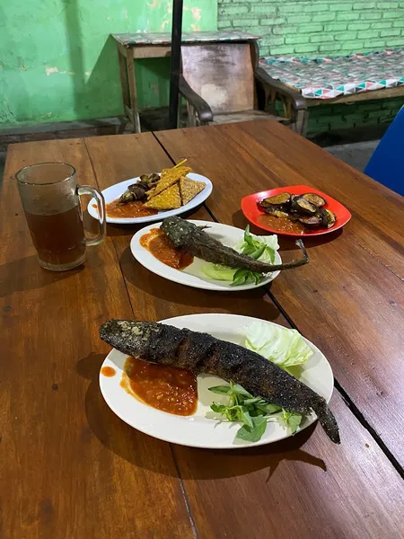 PONDOK IKAN BAKAR SEAFOOD DAN LALAPAN