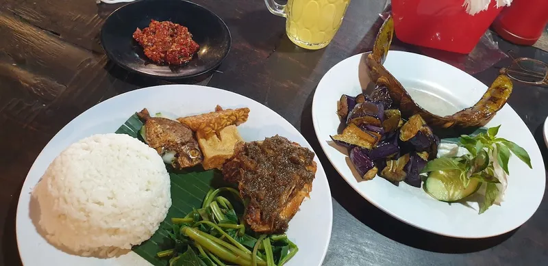 Ikan Bakar dan Goreng Khas Jimbaran