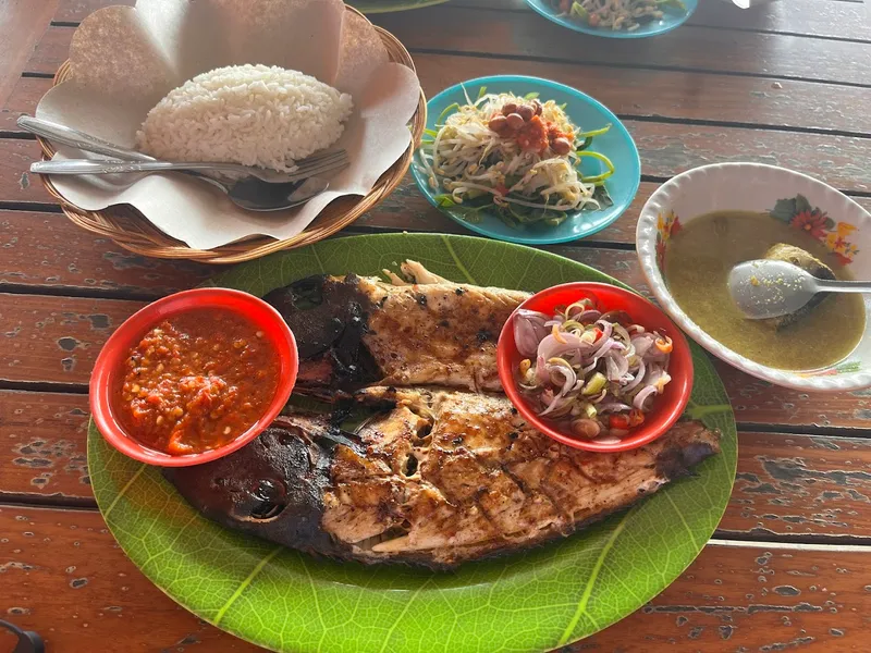 Warung Lesehan Lia Ikan Bakar