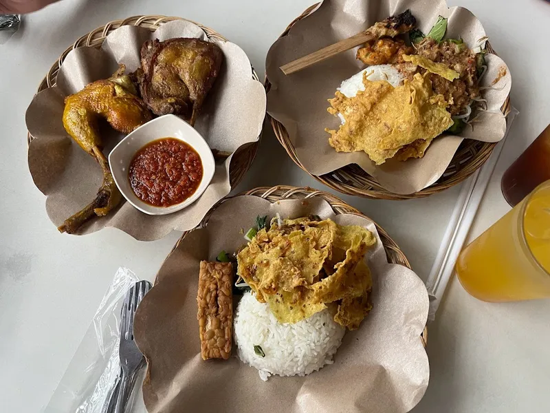 Nasi Pecel Bu Tinuk