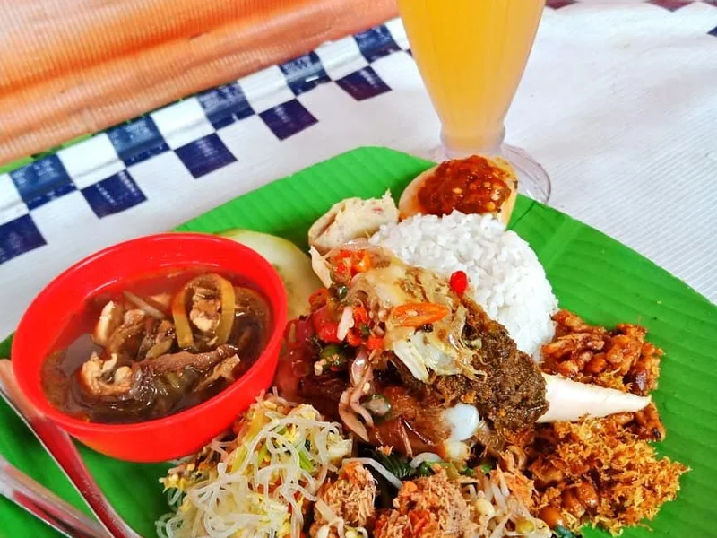 Warung Makan Santi dan Dupa Harum