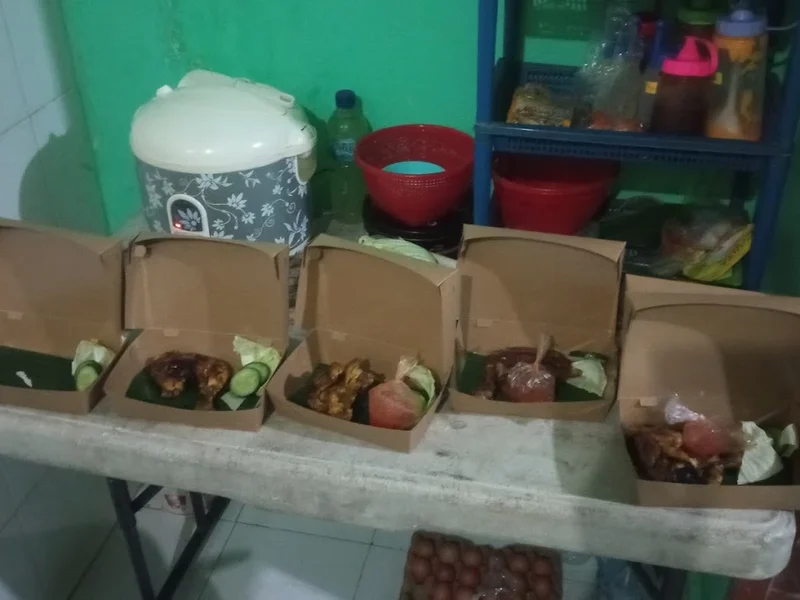Ayam Geprek & Ayam Bakar Bu Desi