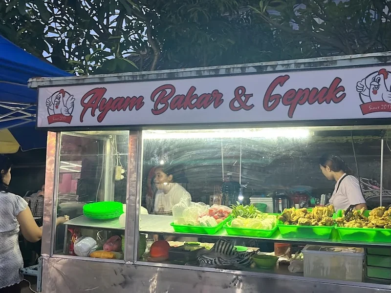 Ayam Bakar dan Ayam Gepuk Mama Kevin