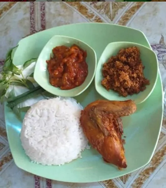 Ayam Bakar Arema Ibu Tika