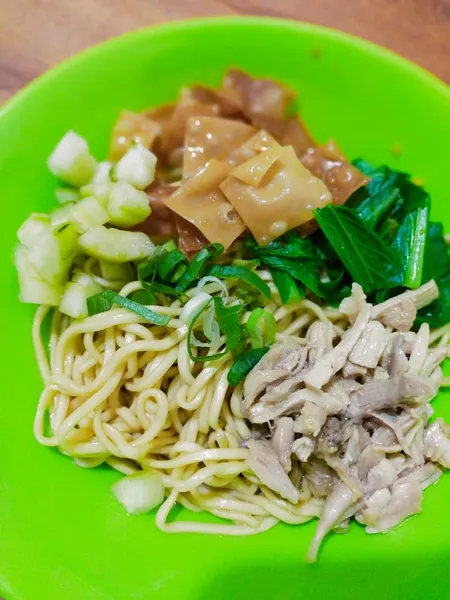 Waroeng DS (MIE PANGSIT & PEMPEK DAPOER MAKCIK)