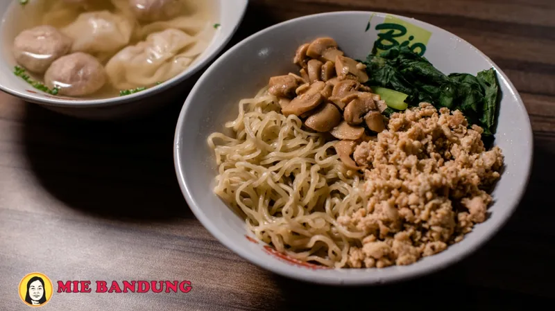 Mie Bandung Sesetan, Cabang Teuku umar